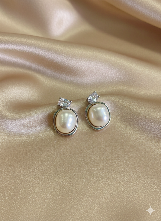 Aura Pearl Earrings