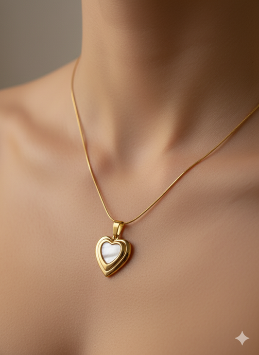 Mother of pearl heart neckpiece