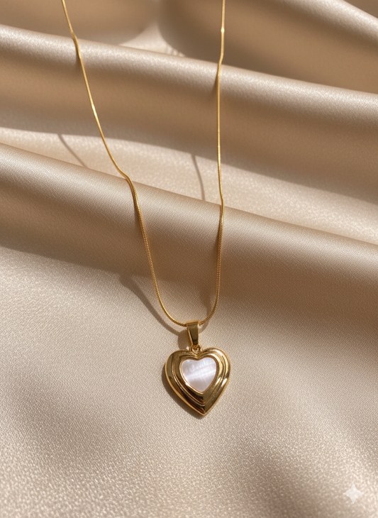 Mother of pearl heart neckpiece