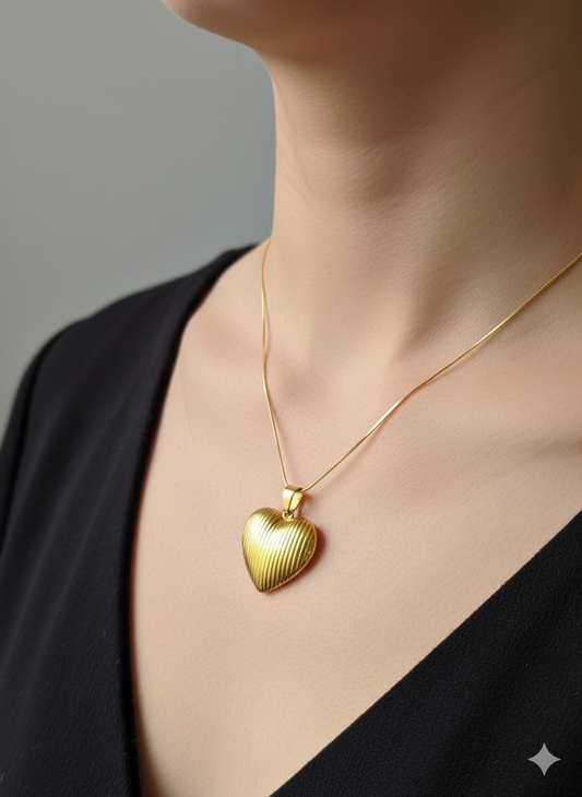 Golden Cute Heart Neckpiece (modn3)