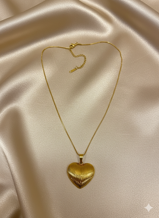 Golden Cute Heart Neckpiece (modn3)