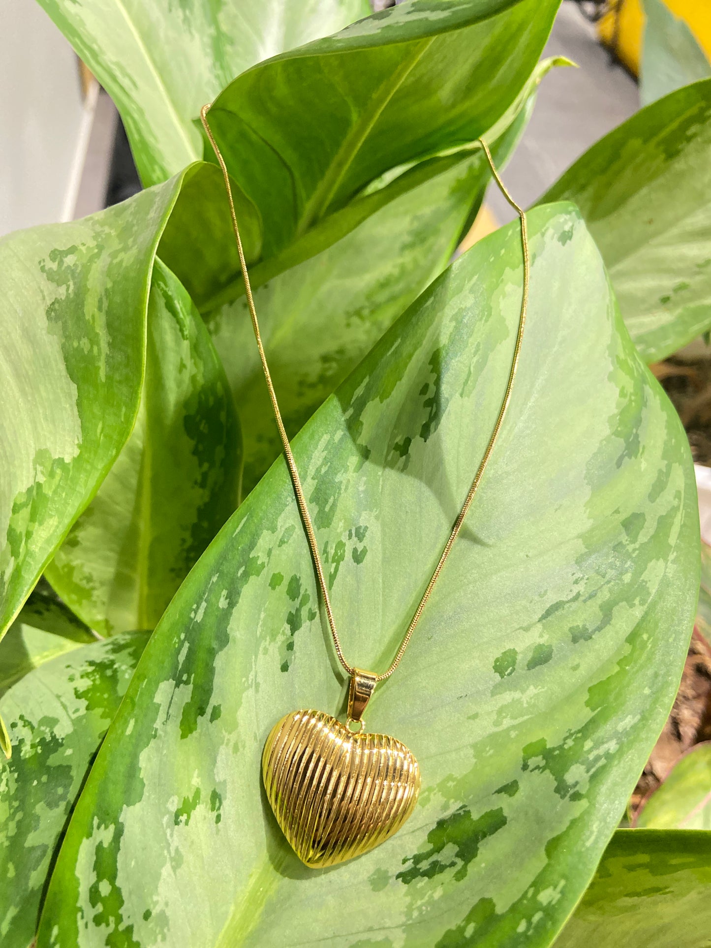 Golden Cute Heart Neckpiece (modn3)