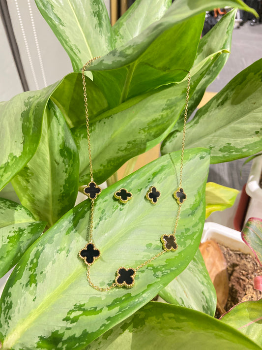 Onyx Blossom Neclace with earrings (modn6)