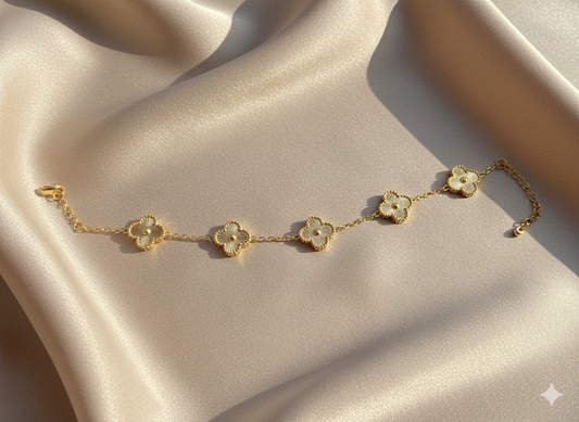 Gold clover bracelet